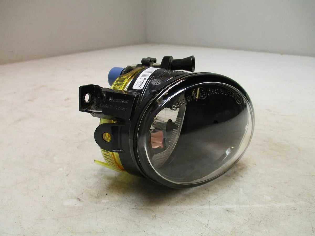 Pre-Owned 2023 Mercedes Sprinter  Passenger Bumper Mounted Fog Light  (Good)