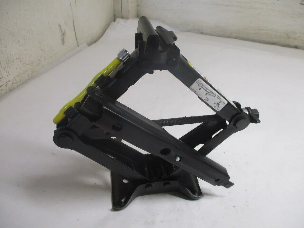 Pre-Owned 07 08 09 Saturn Aura Wheel Tire Jack Assembly w/Tool   (Good)