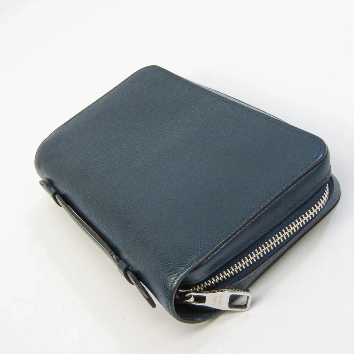 Pre-Owned Louis Vuitton Taiga Zippy   Men's Taiga Leather Long Wallet (bi-fold) Navy Blue (Good)