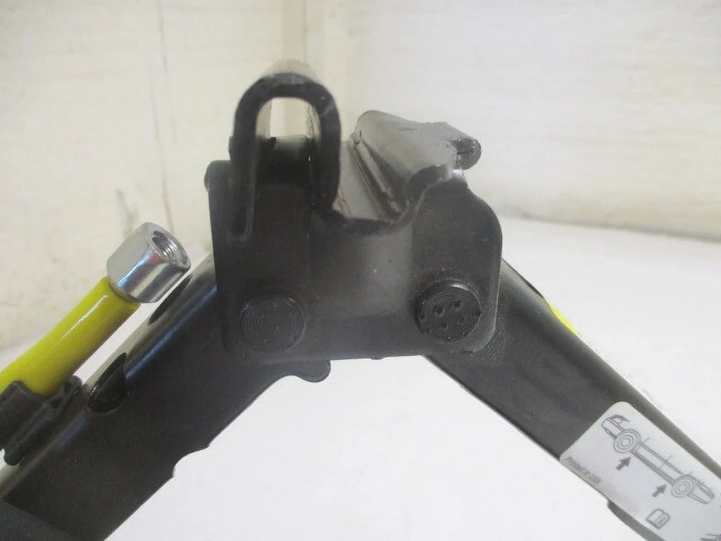 Pre-Owned 07 08 09 Saturn Aura Wheel Tire Jack Assembly w/Tool   (Good)